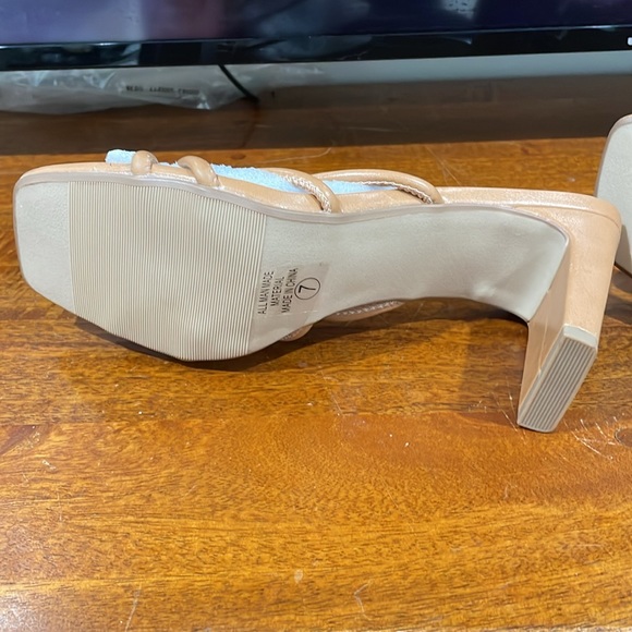 Cute heels - Picture 8 of 12